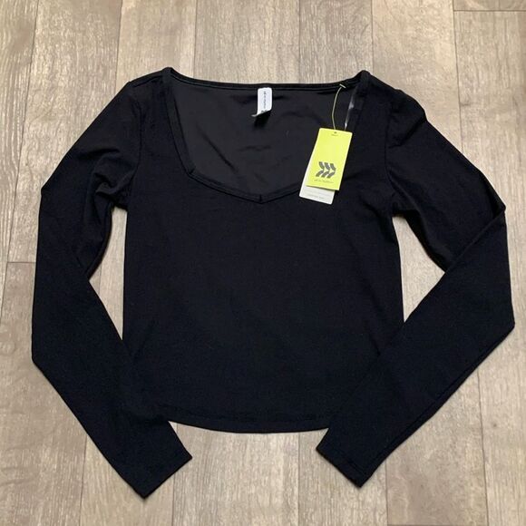 Womens NWT All In Motion Performance Active Crop Tight Fit Shirt - Picture 1 of 6